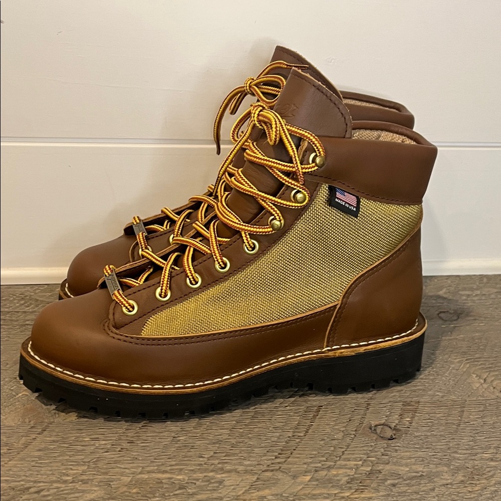 NWOT - Danner Women’s Light Khaki Boots - Sz 7.5 - Picture 3 of 6